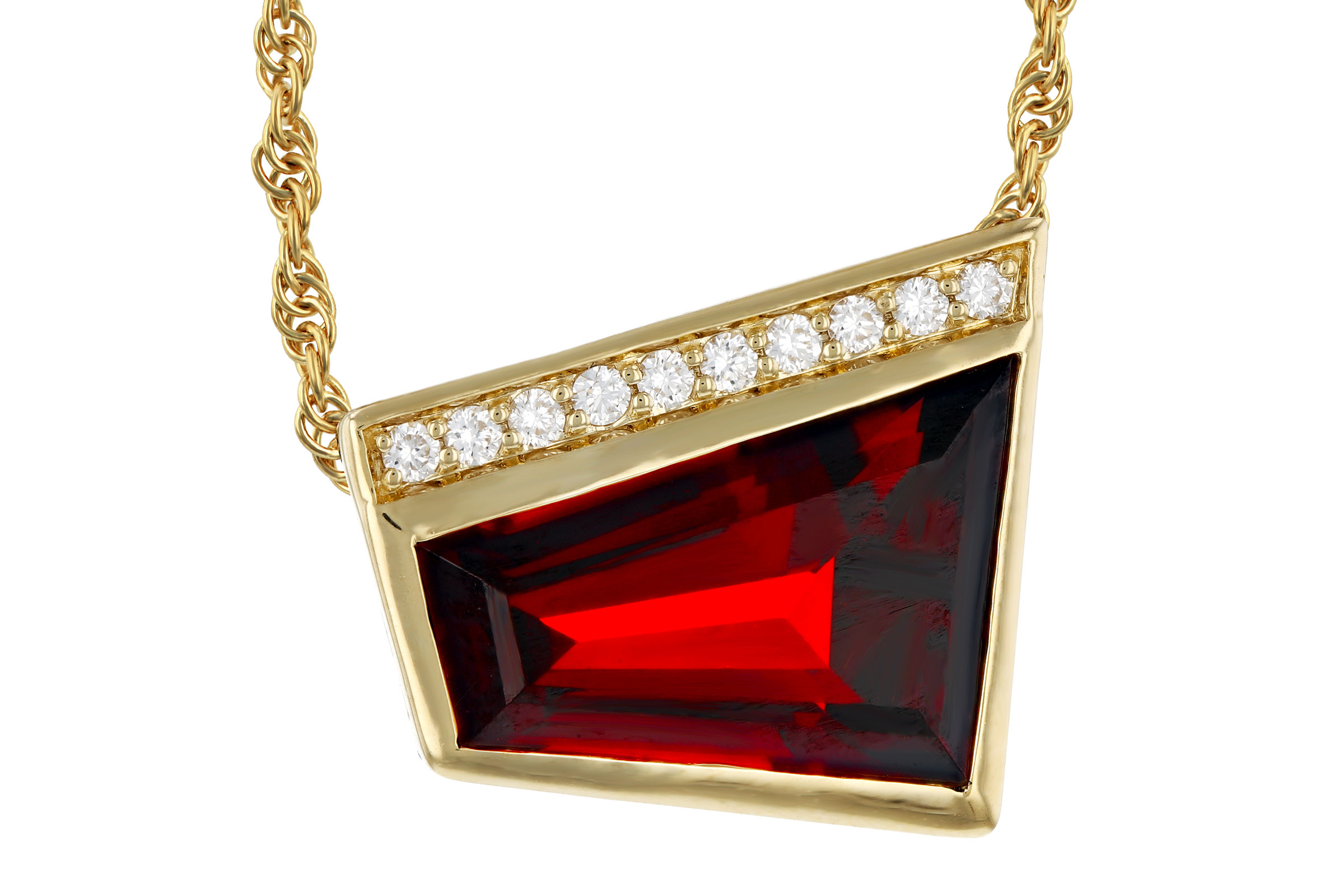 B321-20873: NECKLACE 3.92 GARNET 4.00 TGW