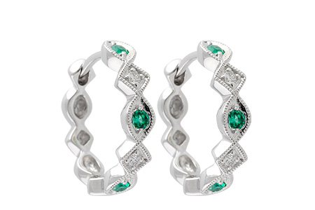 C232-10882: EARRINGS .13 EMERALD .18 TGW