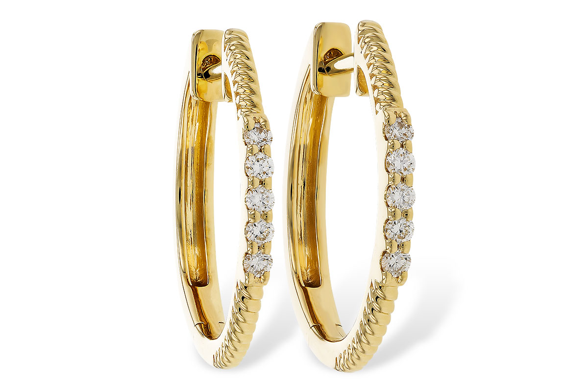 C320-32700: EARRINGS .11 TW