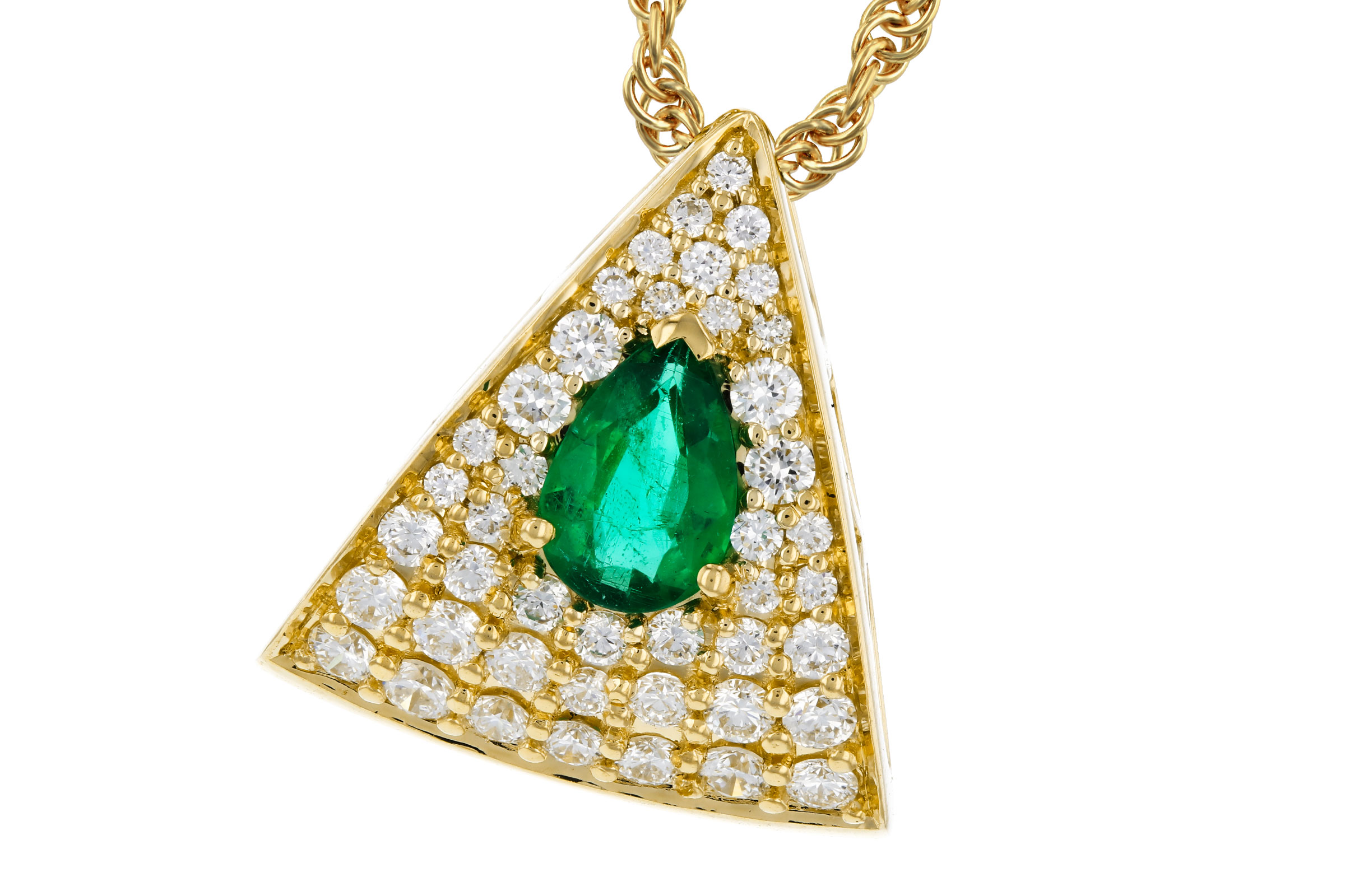 F321-20882: NECKLACE .26 EMERALD .60 TGW (6x4MM EM)